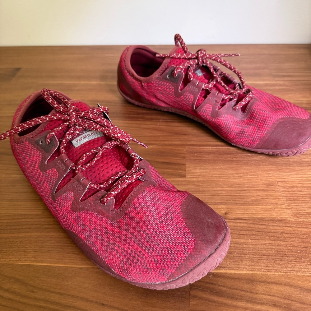 Merrell barefoot minimalist VAPOR GLOVE 5 with Vibram sole Red Lava, size 10.5